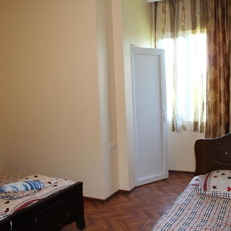 Guest House Gela Батуми Екстериор снимка